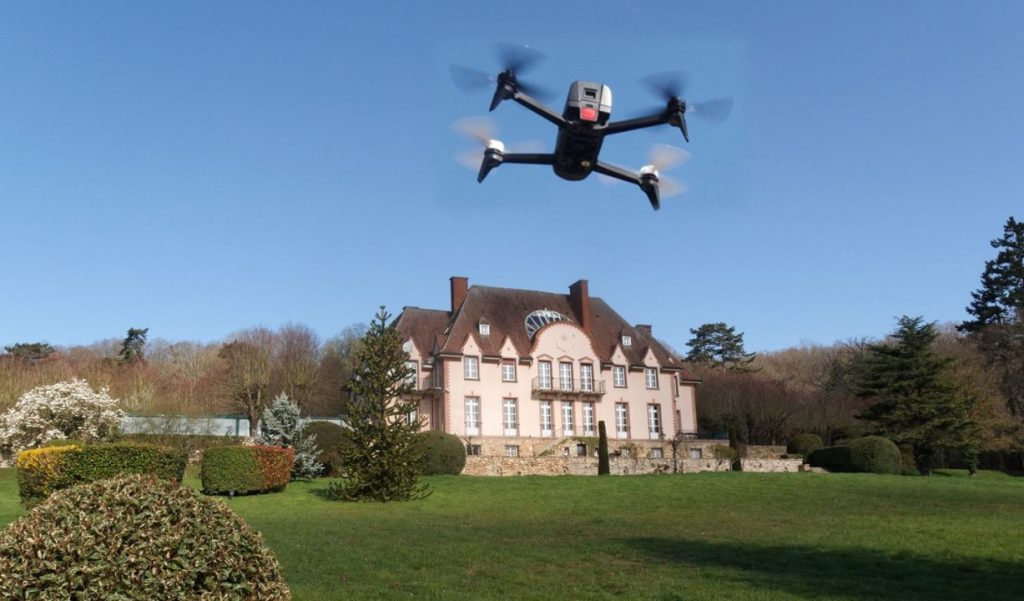 Pilote de drone dans le secteur de l’immobilier
